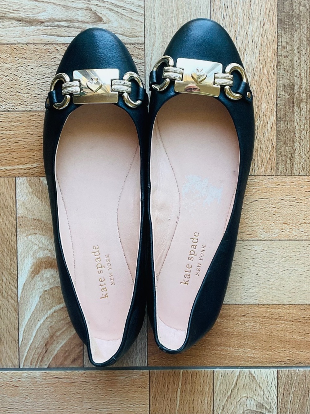 Gorgeous Kate Spade “Gold Chrome Spade” Black Slip-On Shoes/Loafers - Size 6/6.5